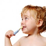 Kindern richtig Zähneputzen beibringen
